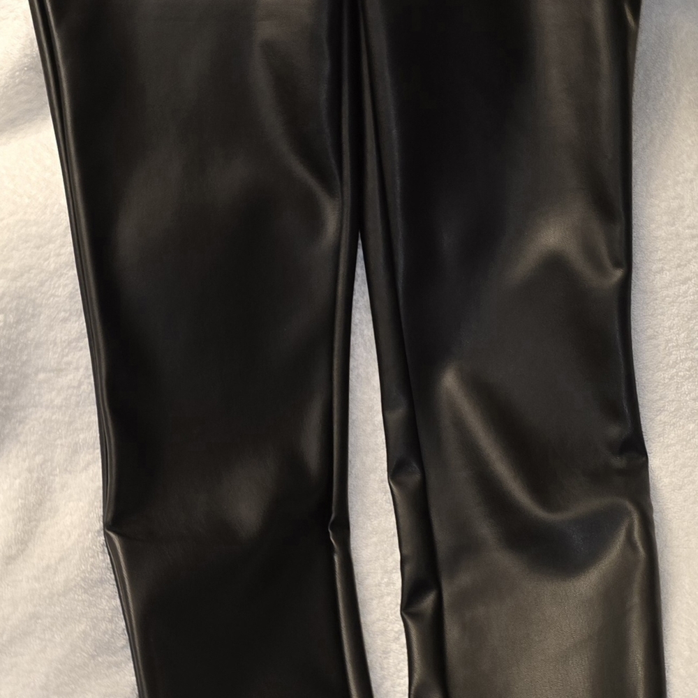 Chic Black Leather Look Pants